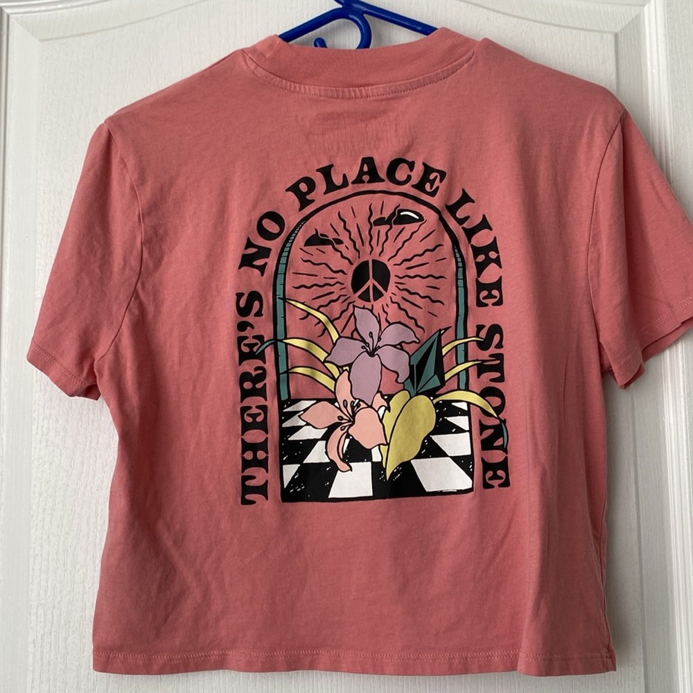 Volcom graphic tee. - Picture 3 of 5